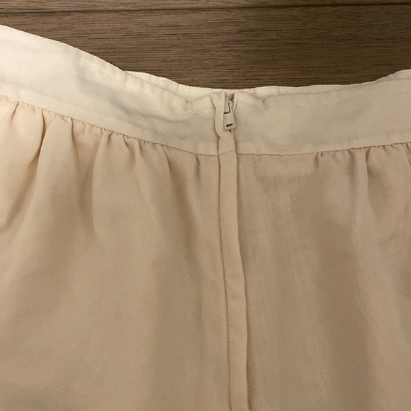 H&M Scalloped Shorts (Size 6 or Small) - Picture 3 of 5